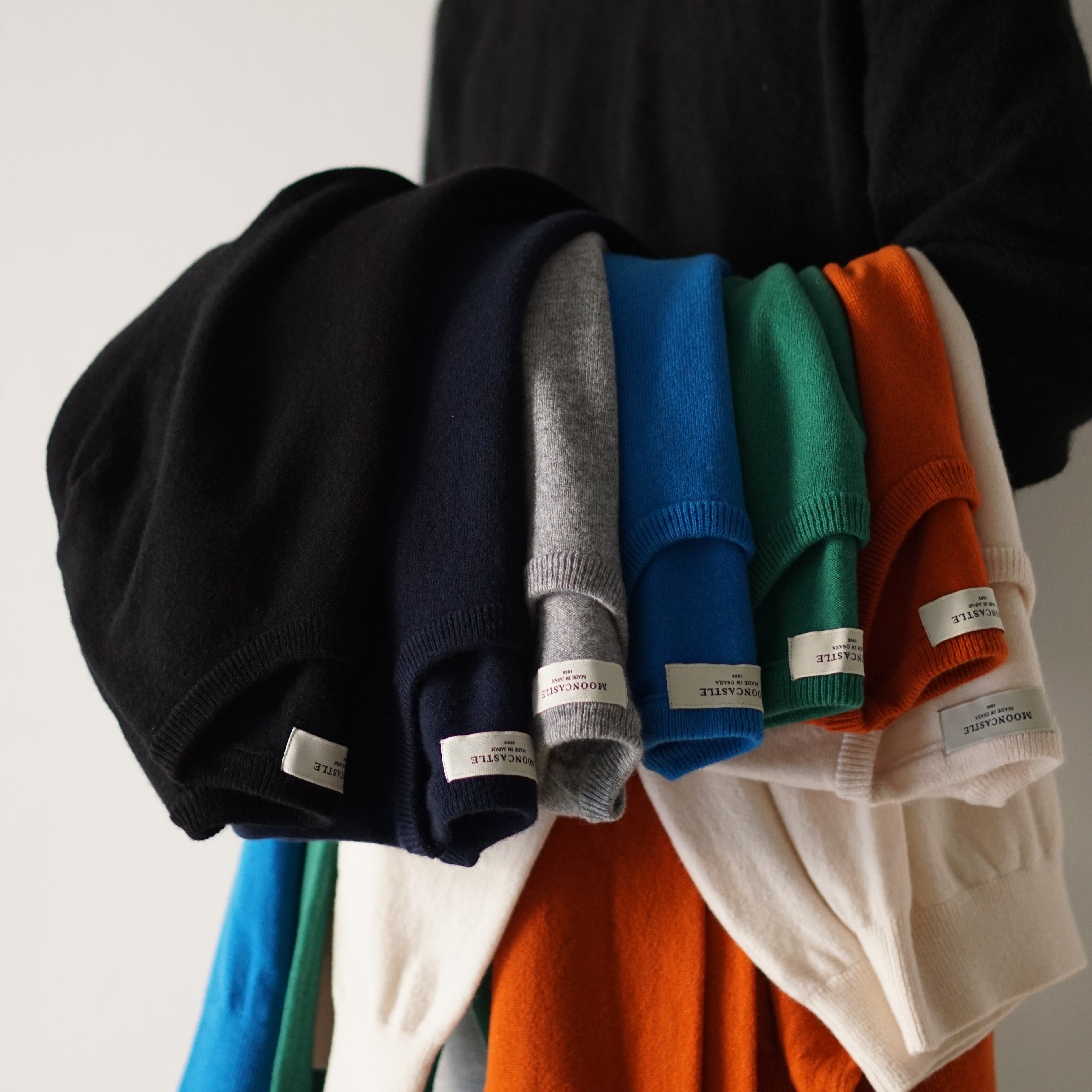 CASHMERE CREWNECK