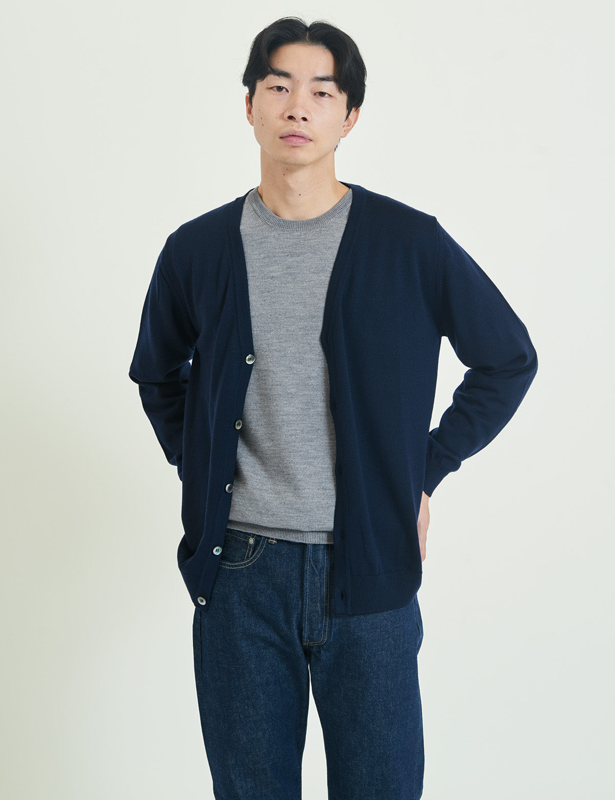 (WO2)12G Lightweight Merino Wool Crewneck