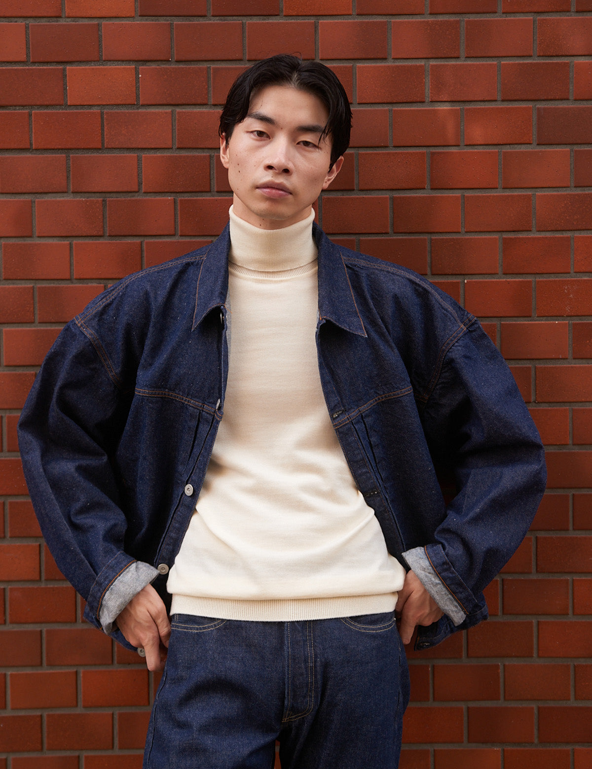 (WO3) 12G Lightweight Merino Wool Turtleneck