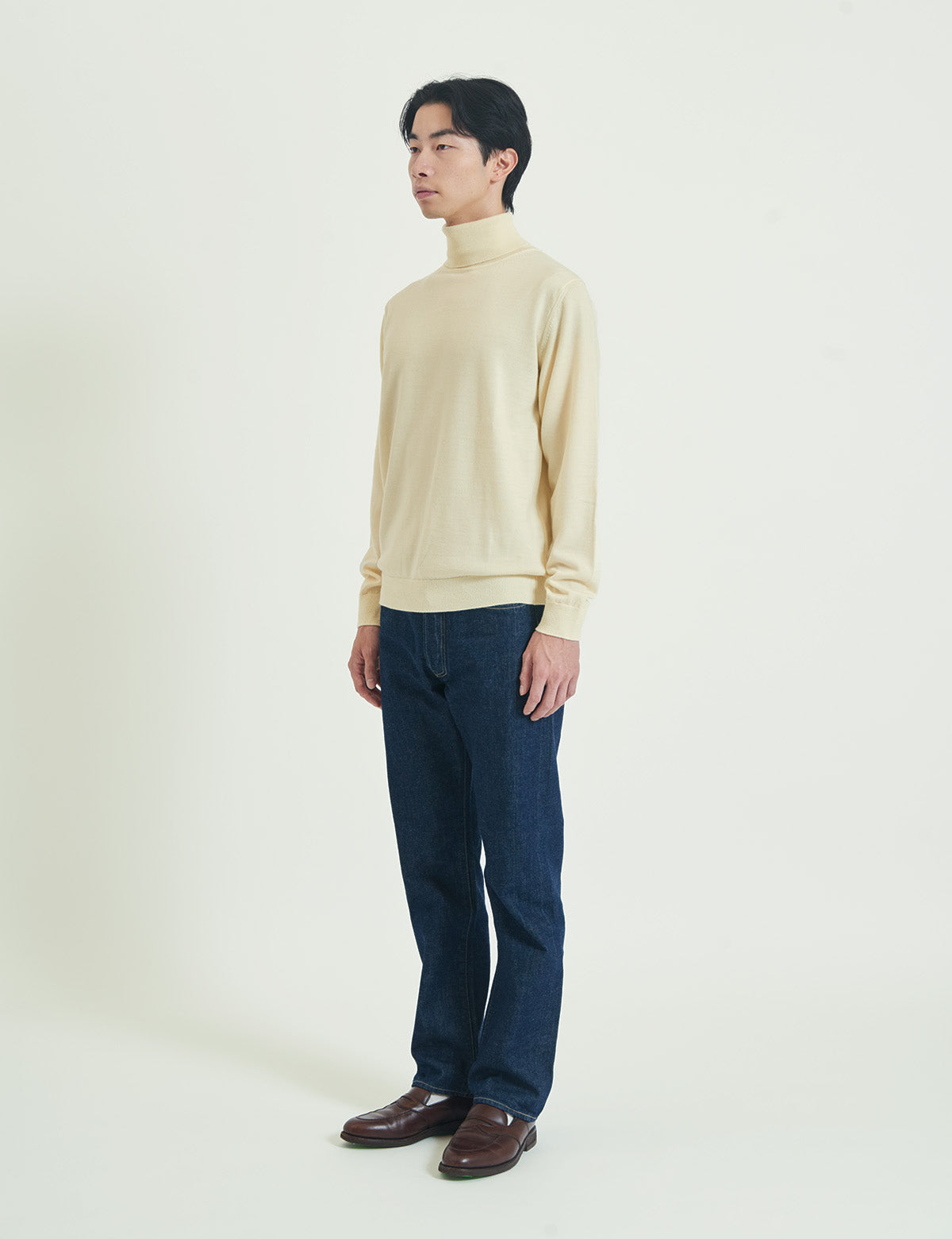 (WO3) 12G Lightweight Merino Wool Turtleneck