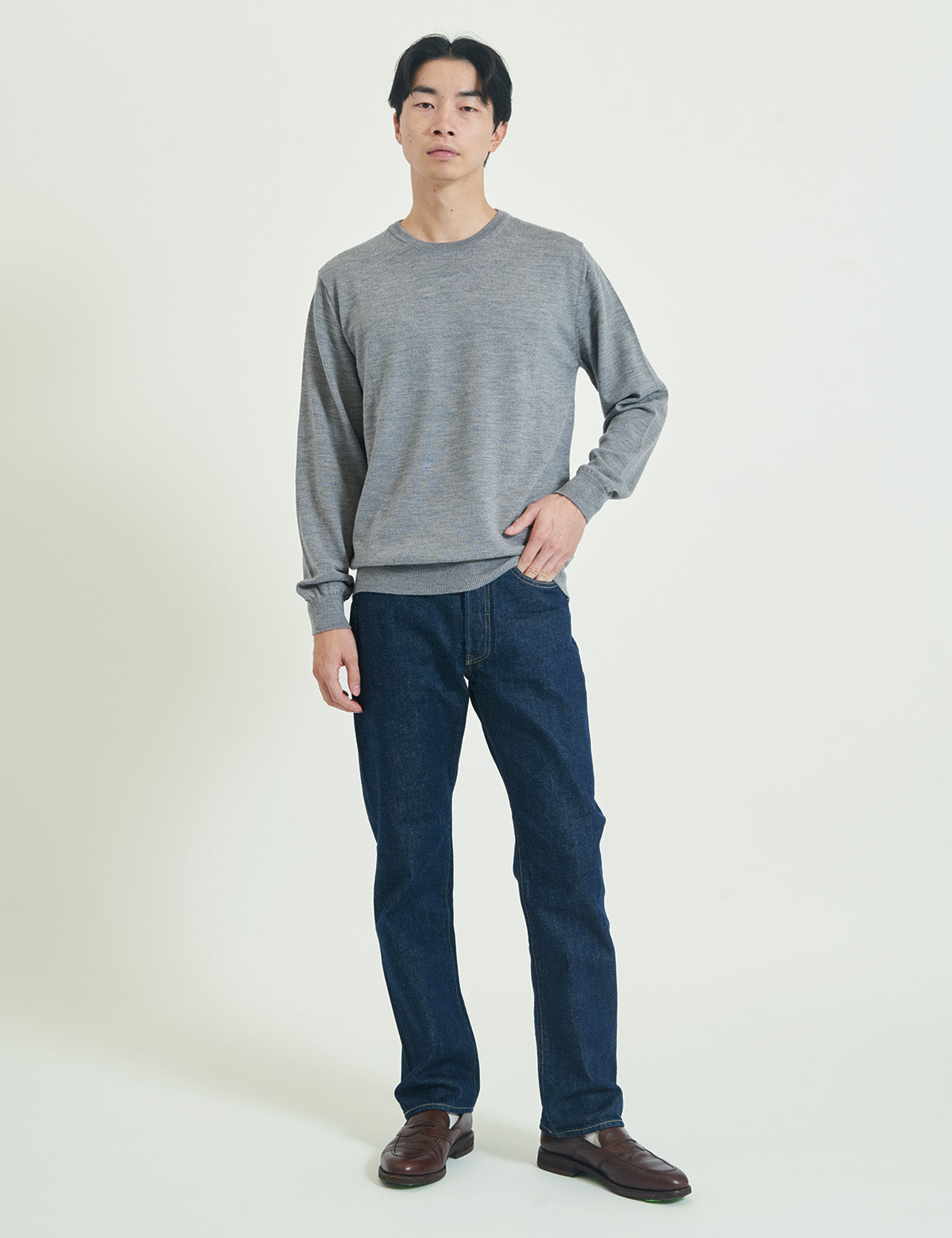 (WO2)12G Lightweight Merino Wool Crewneck