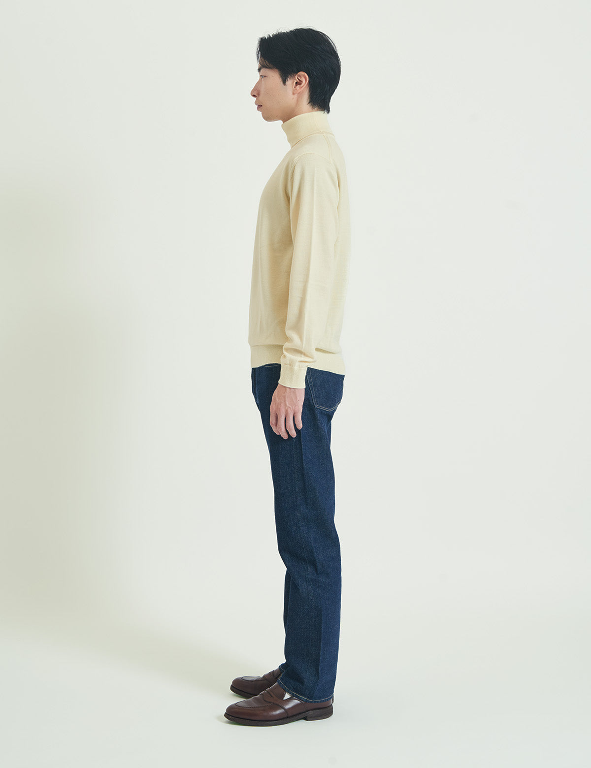 (WO3) 12G Lightweight Merino Wool Turtleneck