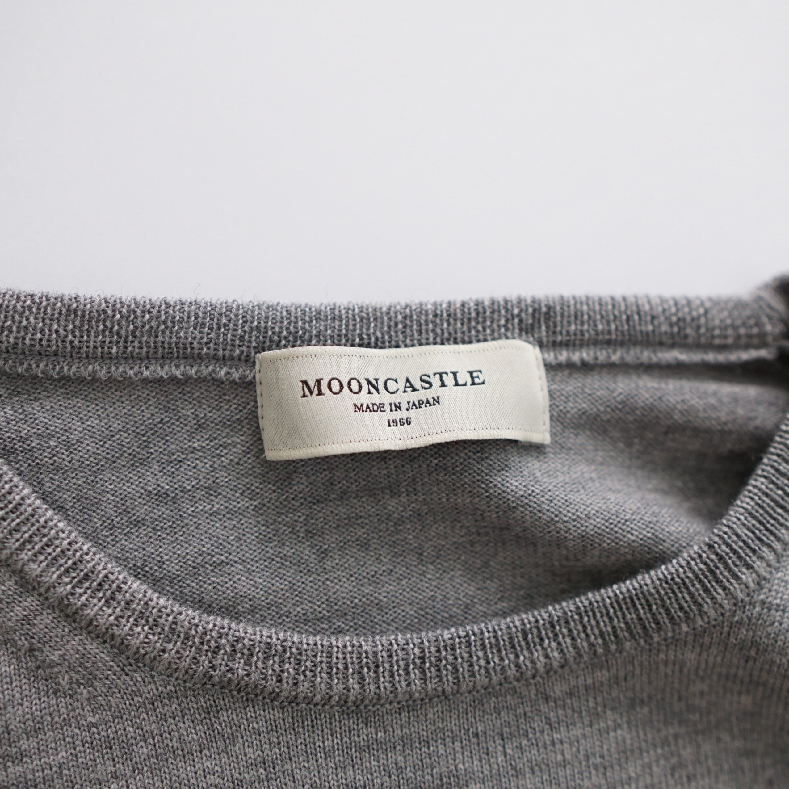 【WOMEN】12G Lightweight Merino Wool Crewneck